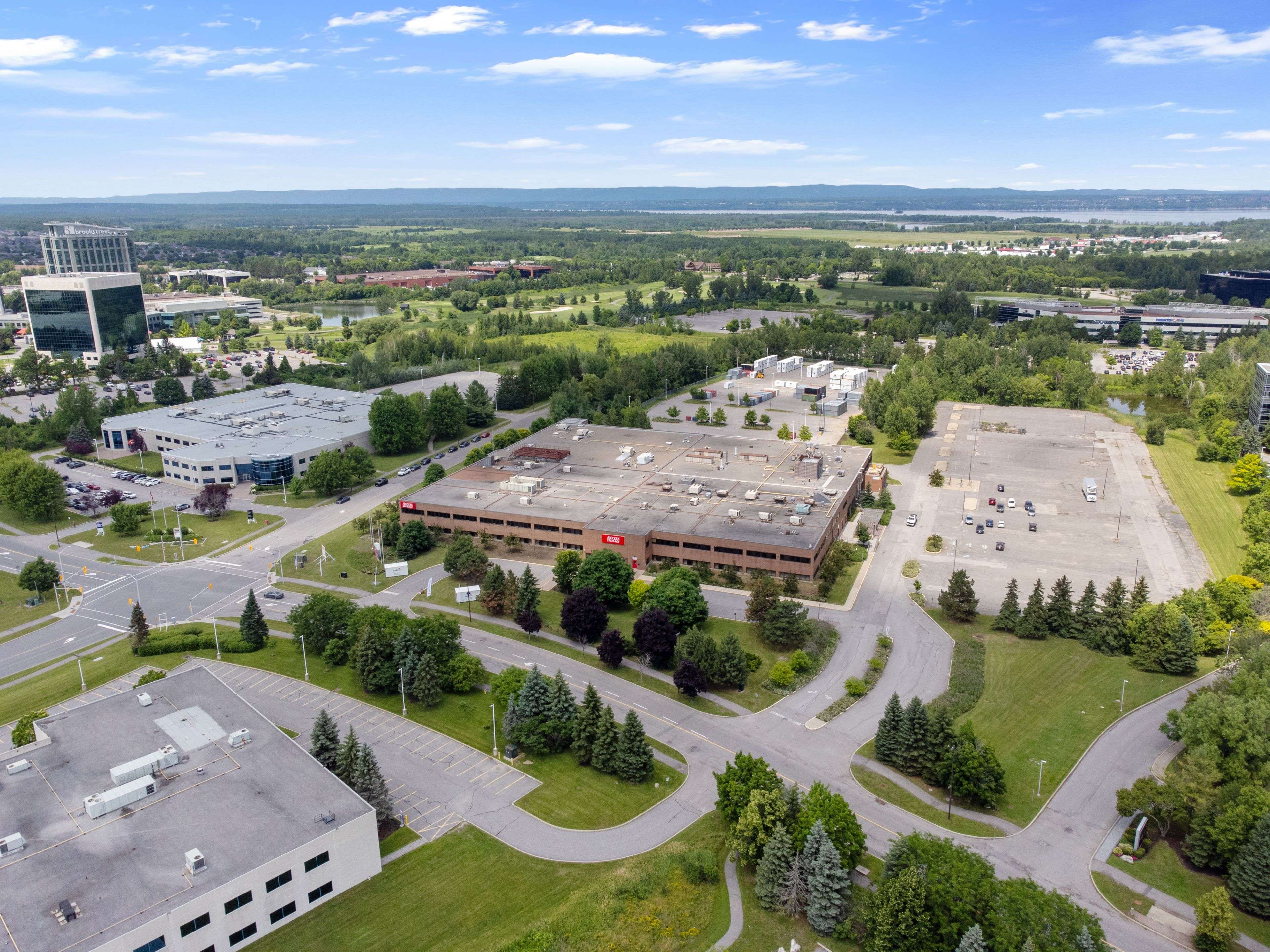 Kanata, ON K2K 3R1,415 LEGGET DR