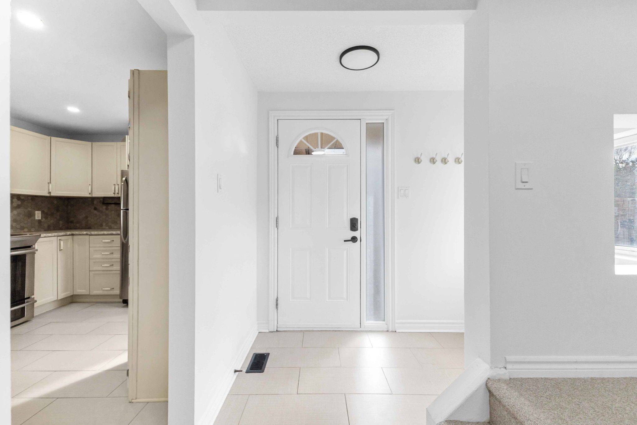 Barrhaven, ON K2J 2B1,1 Berkshire WAY