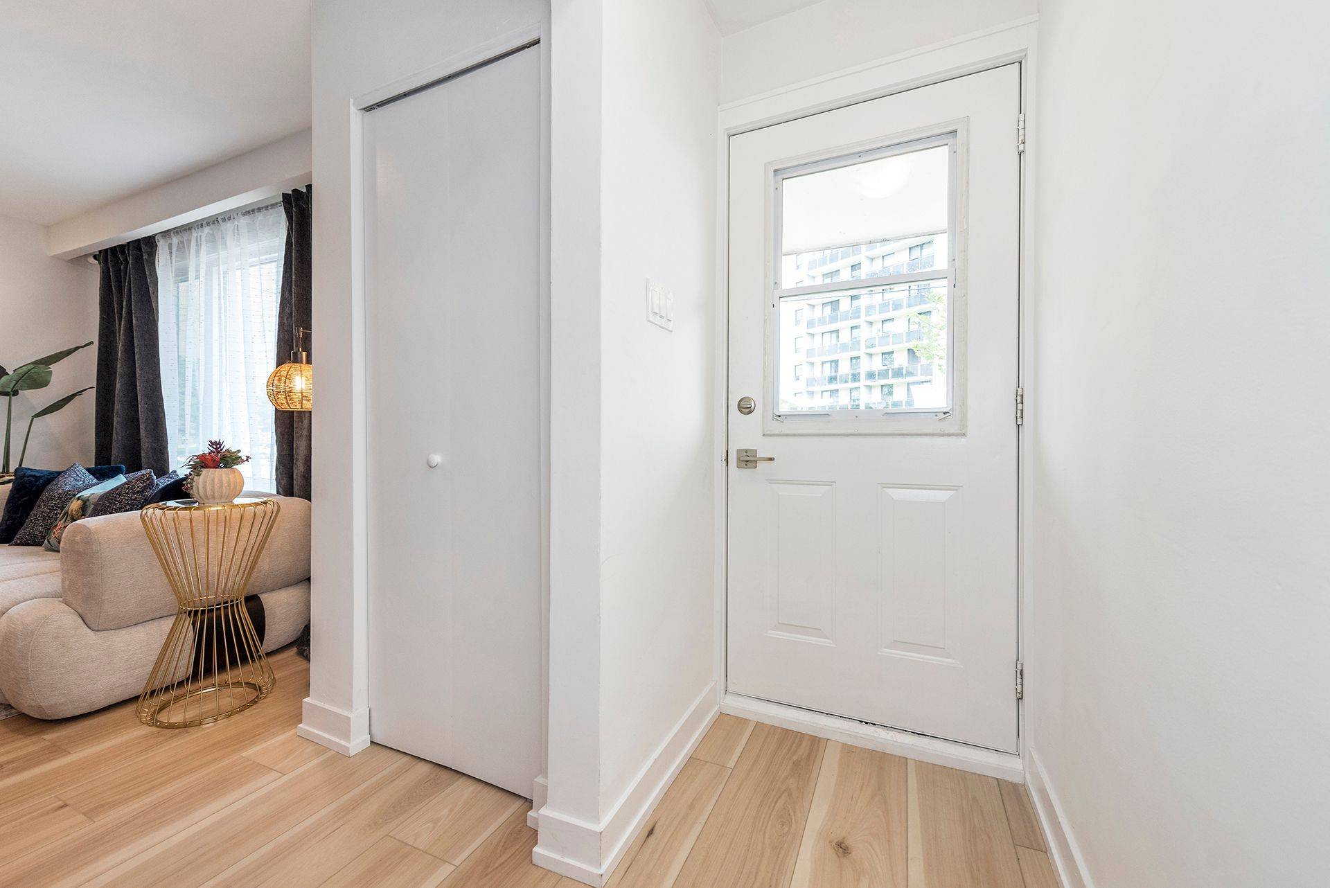 Hamilton, ON L8E 1G4,60-62 Delawana DR