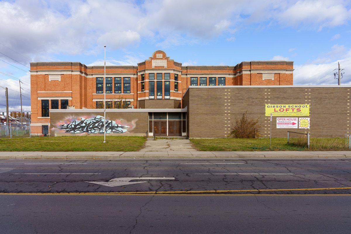 Hamilton, ON L8L 2Z8,601 Barton ST E