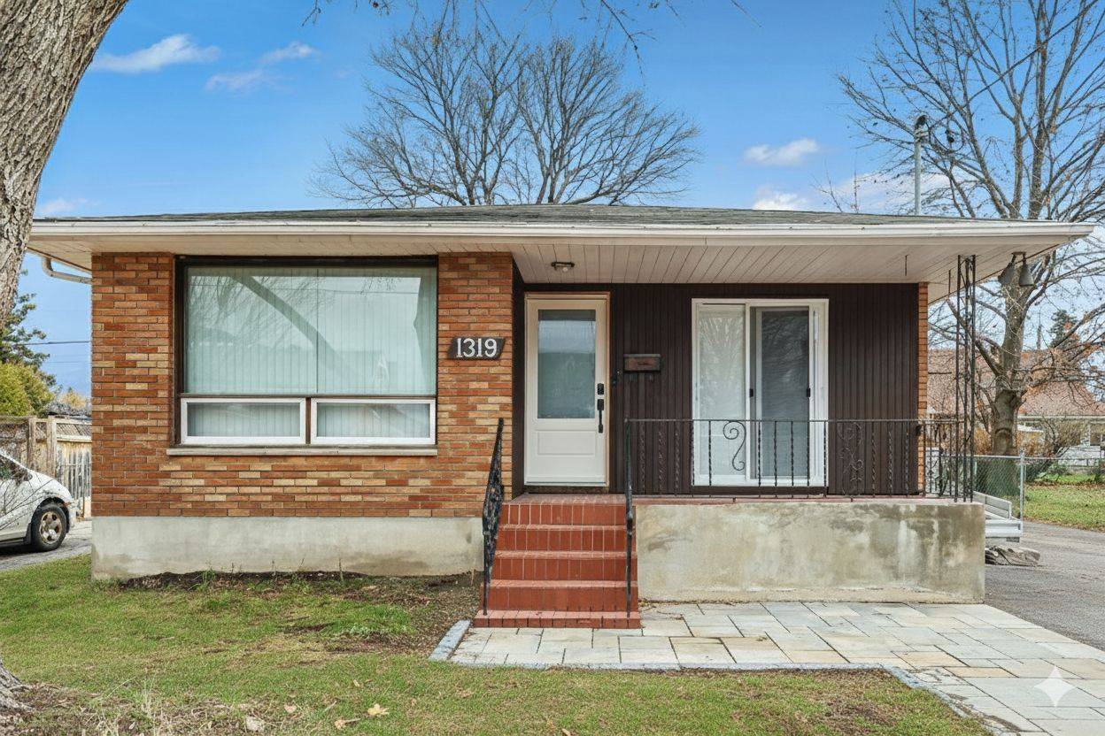 Alta Vista And Area, ON K1G 0A7,1319 N AVE #B