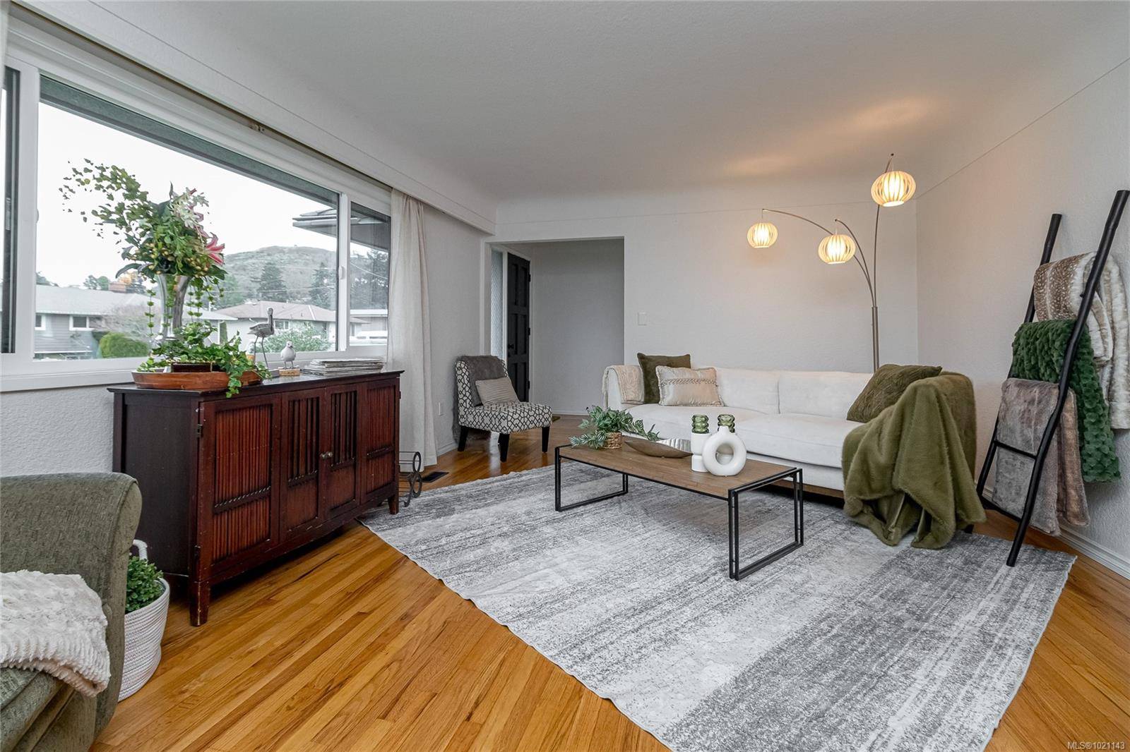 Saanich, BC V8P 4K2,3375 Kingsley Pl