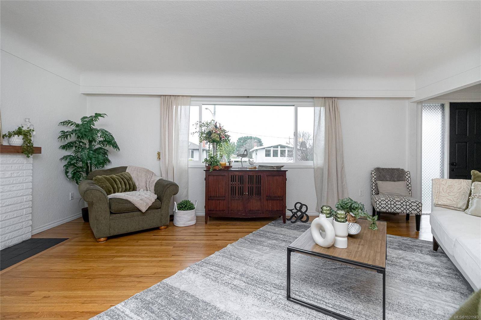 Saanich, BC V8P 4K2,3375 Kingsley Pl