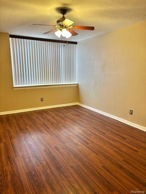 Trenton, MI 48183,3911 Fort ST #114