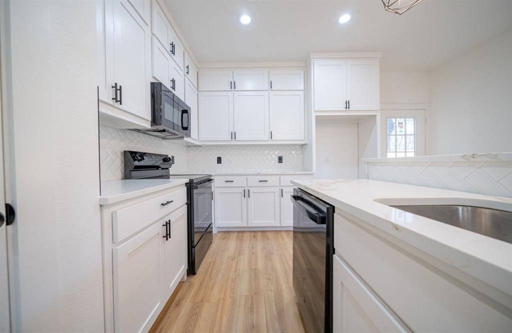 Dallas, TX 75212,3411 Ladd