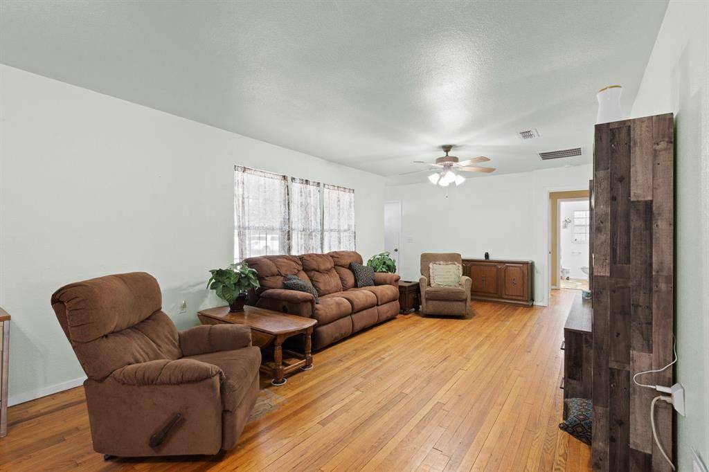 Cleburne, TX 76033,805 Marengo Street