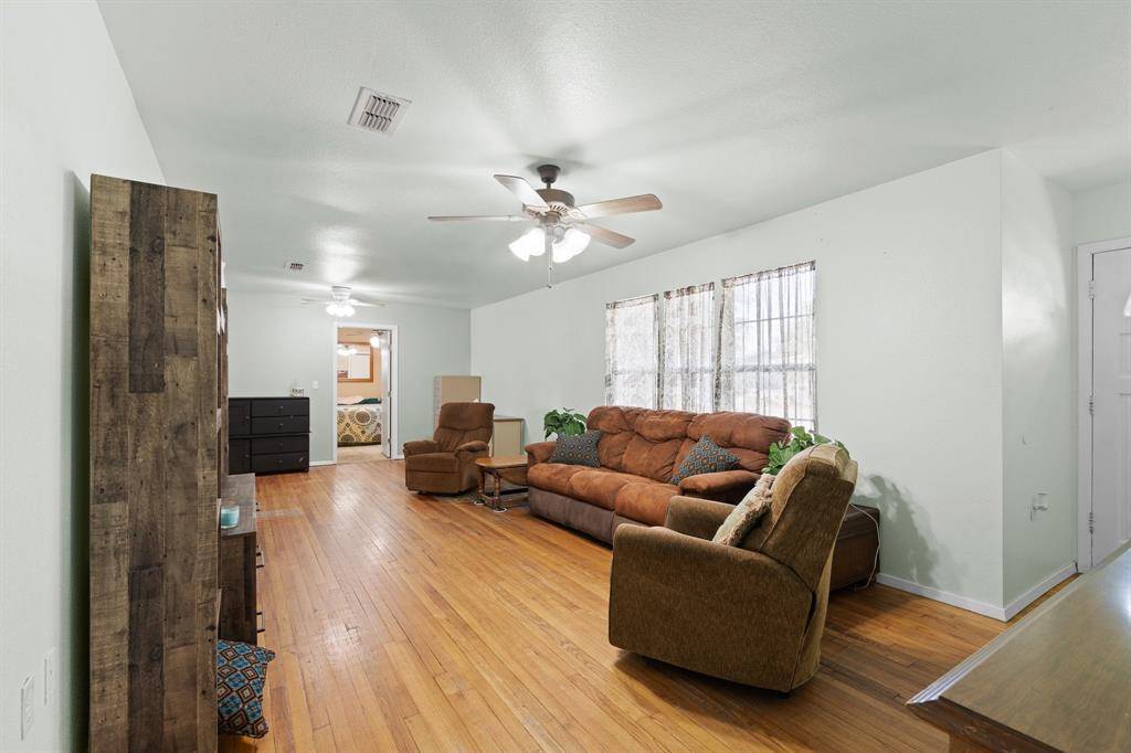 Cleburne, TX 76033,805 Marengo Street