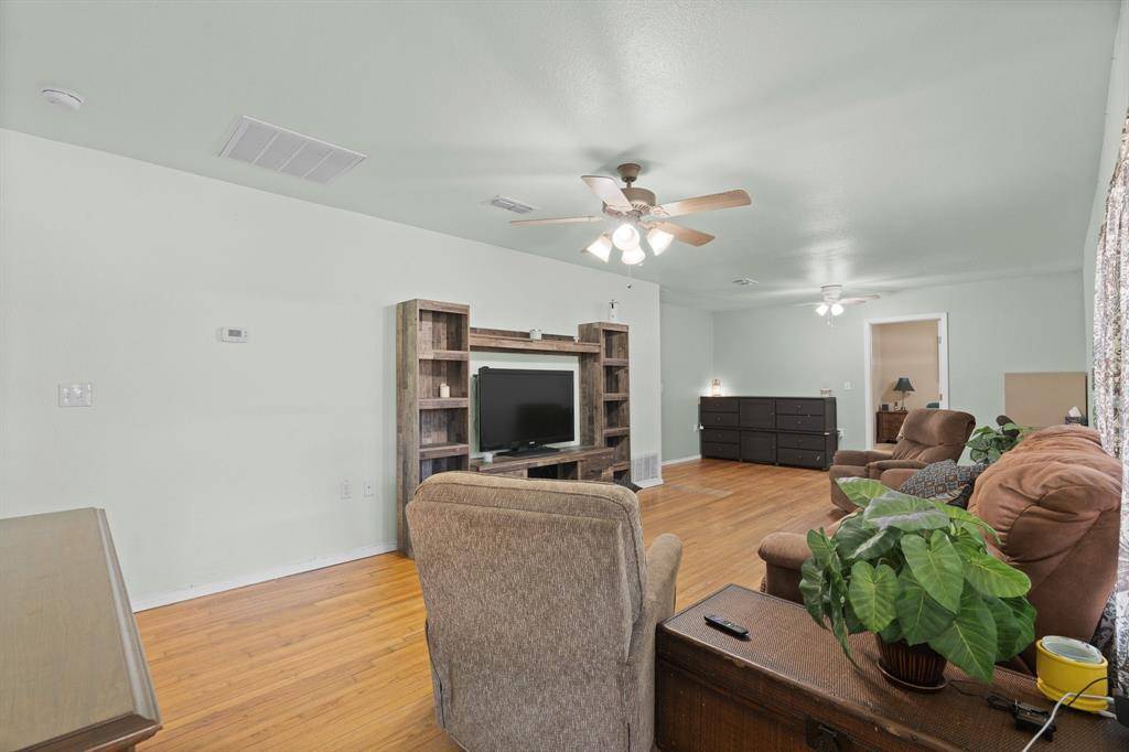 Cleburne, TX 76033,805 Marengo Street