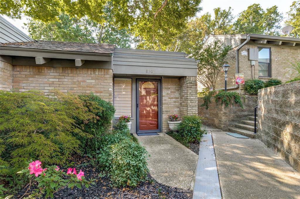 Dallas, TX 75231,8307 Southmeadow Circle
