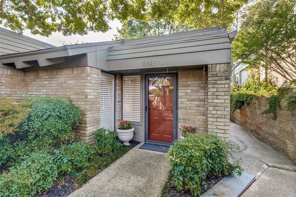 Dallas, TX 75231,8307 Southmeadow Circle