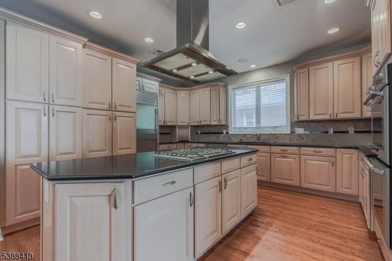 Springfield Twp., NJ 07081,567 Mountain Ave