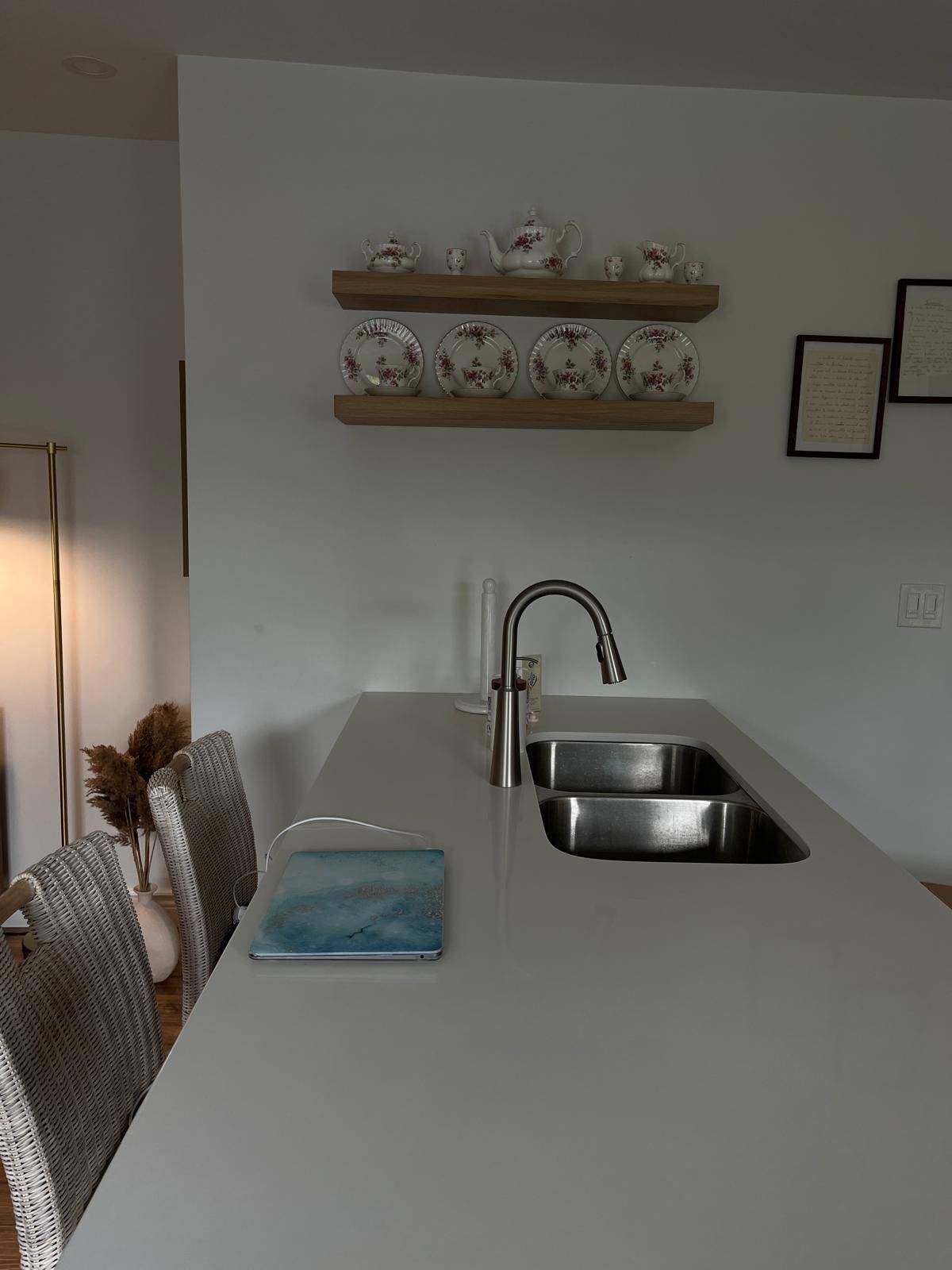 Toronto C03, ON M5P 2K9,963 Avenue RD #9