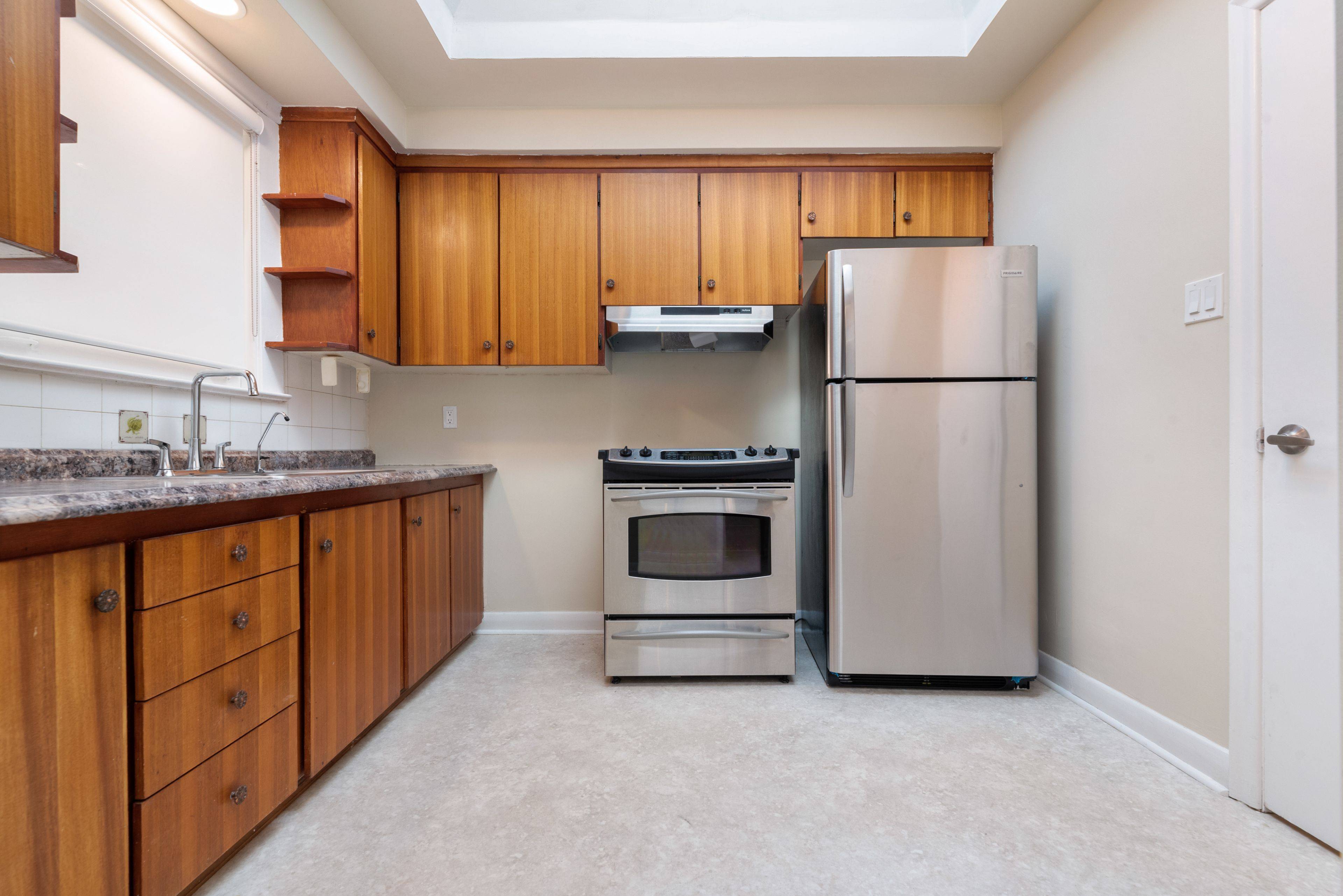 Toronto C07, ON M2R 1H1,377 Horsham AVE