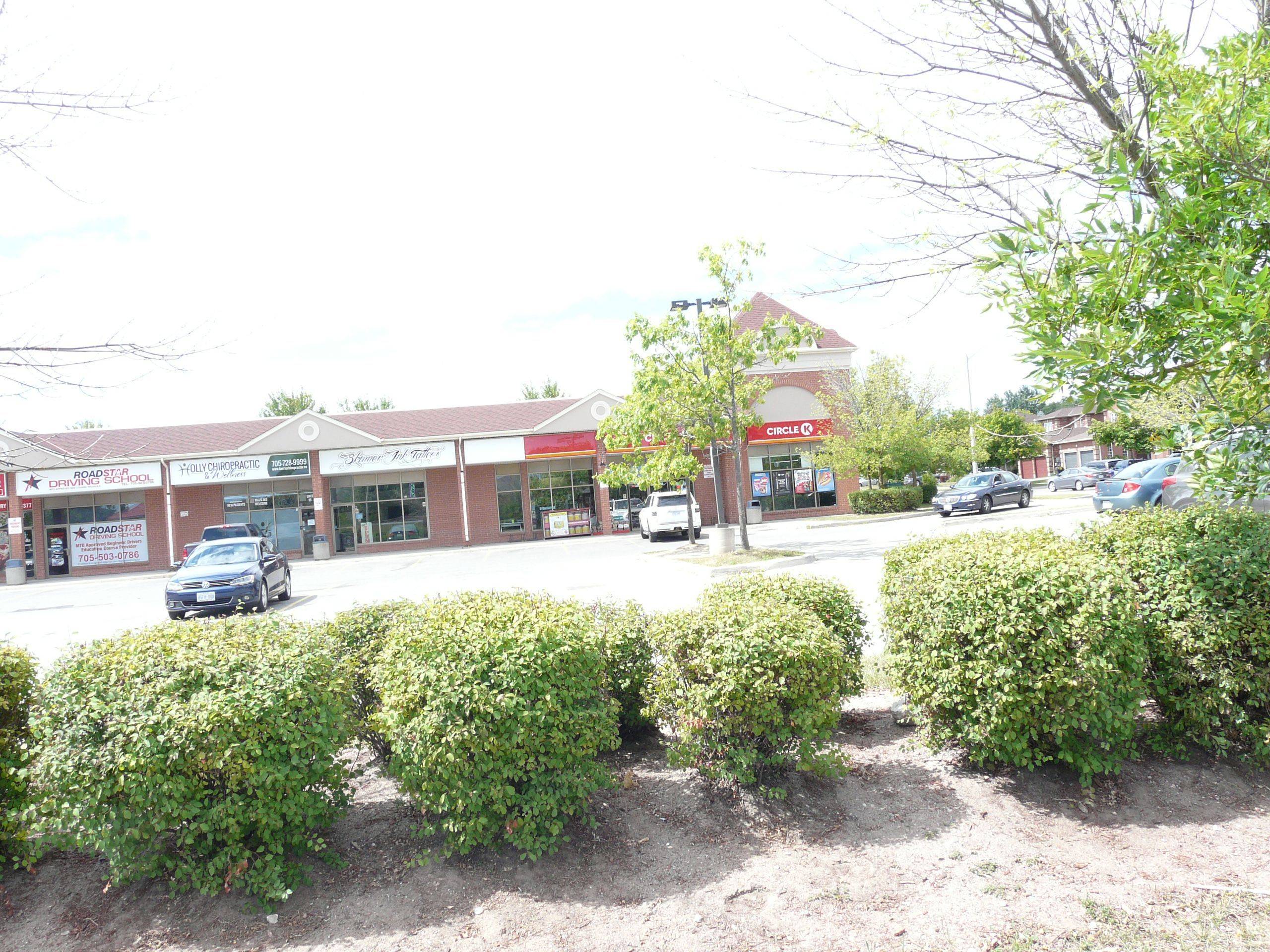 Barrie, ON L4N 0Y4,2 Marsellus DR #8