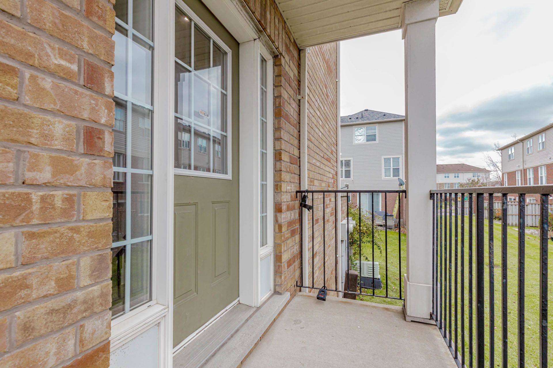 Mississauga, ON L5V 2Y3,5980 Whitehorn AVE #38