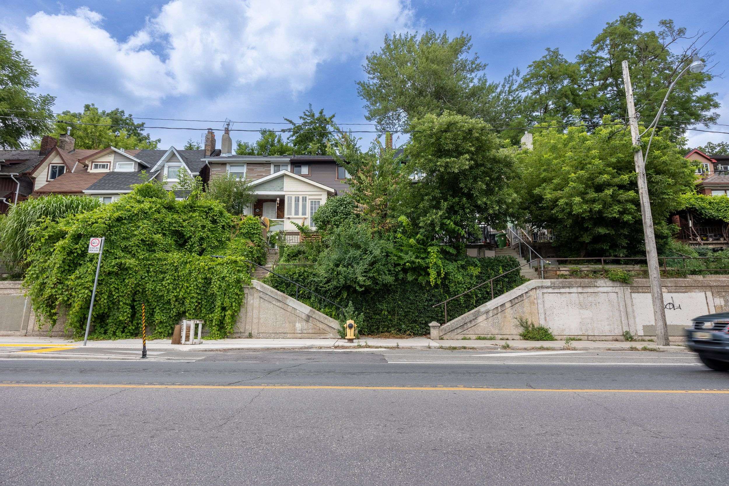 Toronto W03, ON M6H 2G9,1366 Davenport RD #Lower