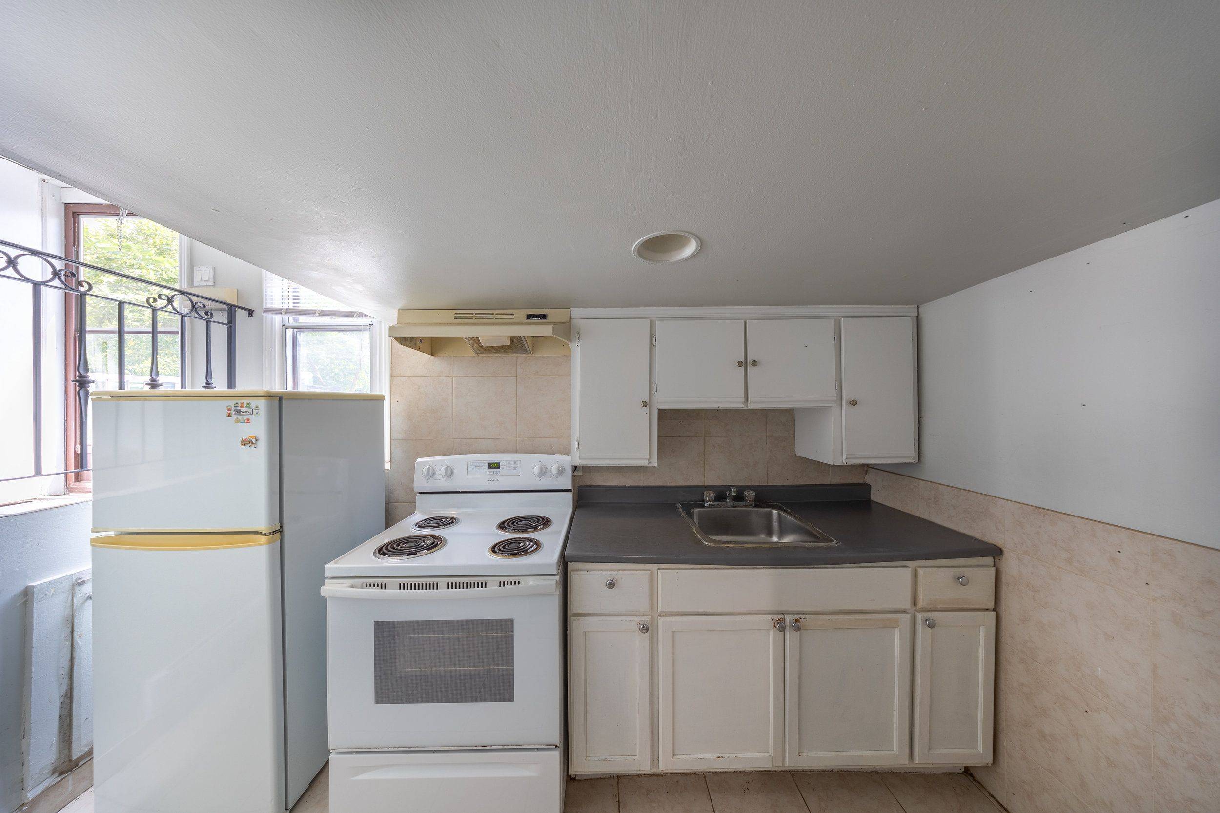 Toronto W03, ON M6H 2G9,1366 Davenport RD #Lower