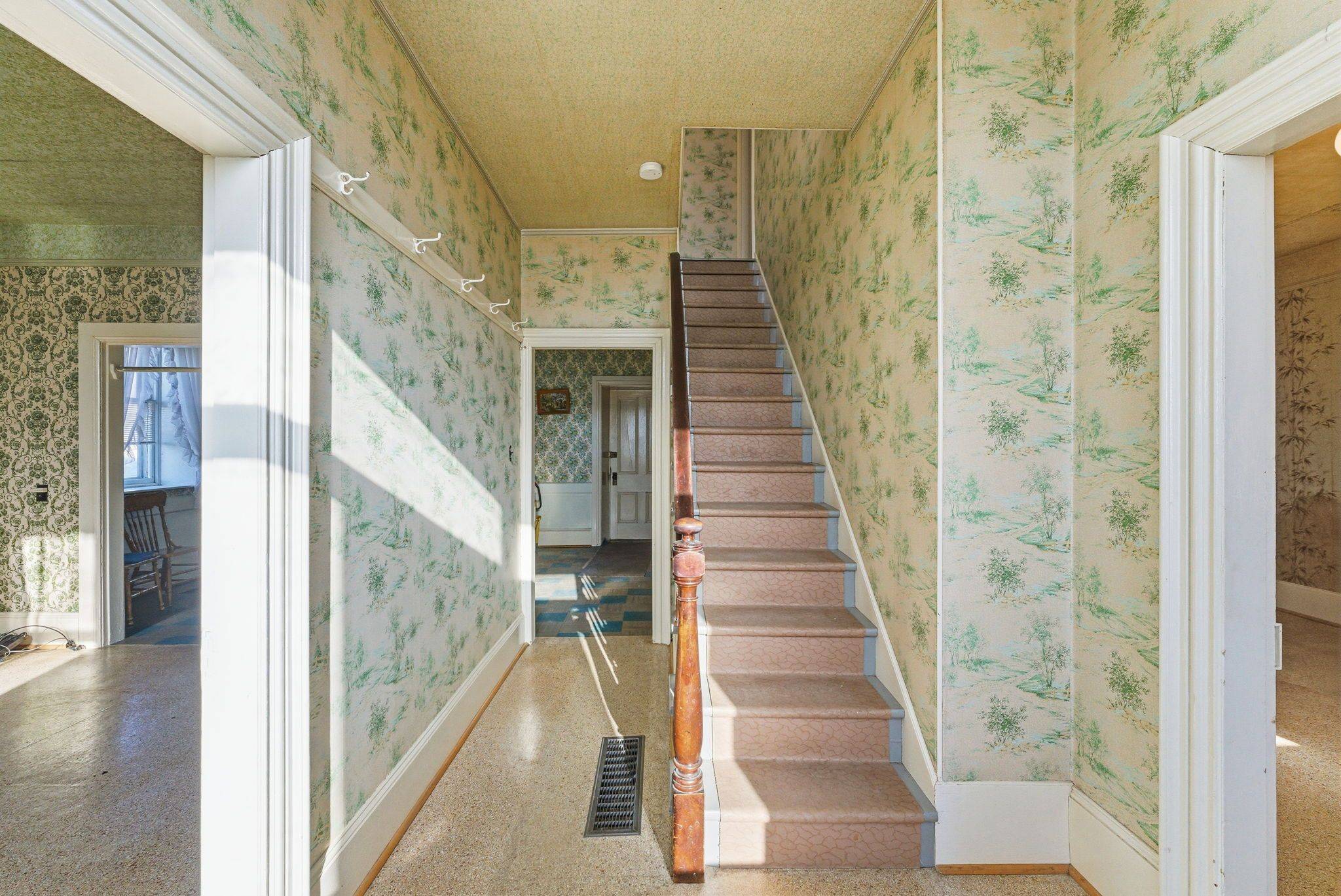 Hamilton, ON N0B 2J0,1804 Gore RD