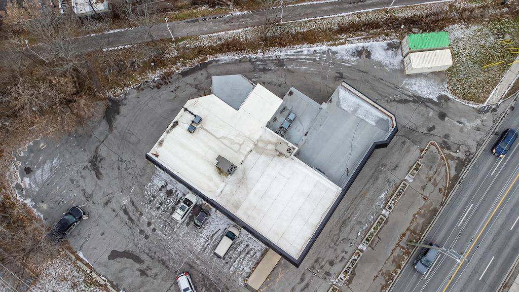 Peterborough, ON K9H 3P3,904 Water ST