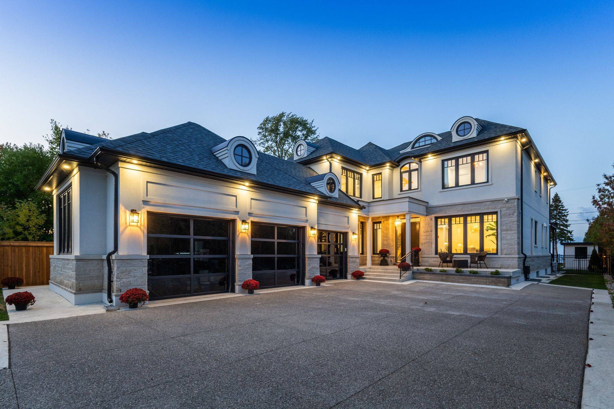 Hamilton, ON L8E 5E2,7 Campview RD