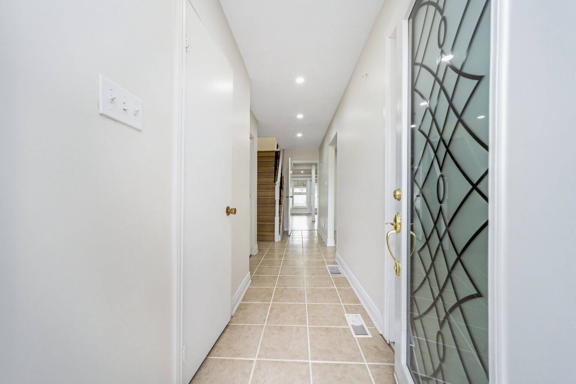 Guelph, ON N1H 6W3,106 QUEENSDALE CRES