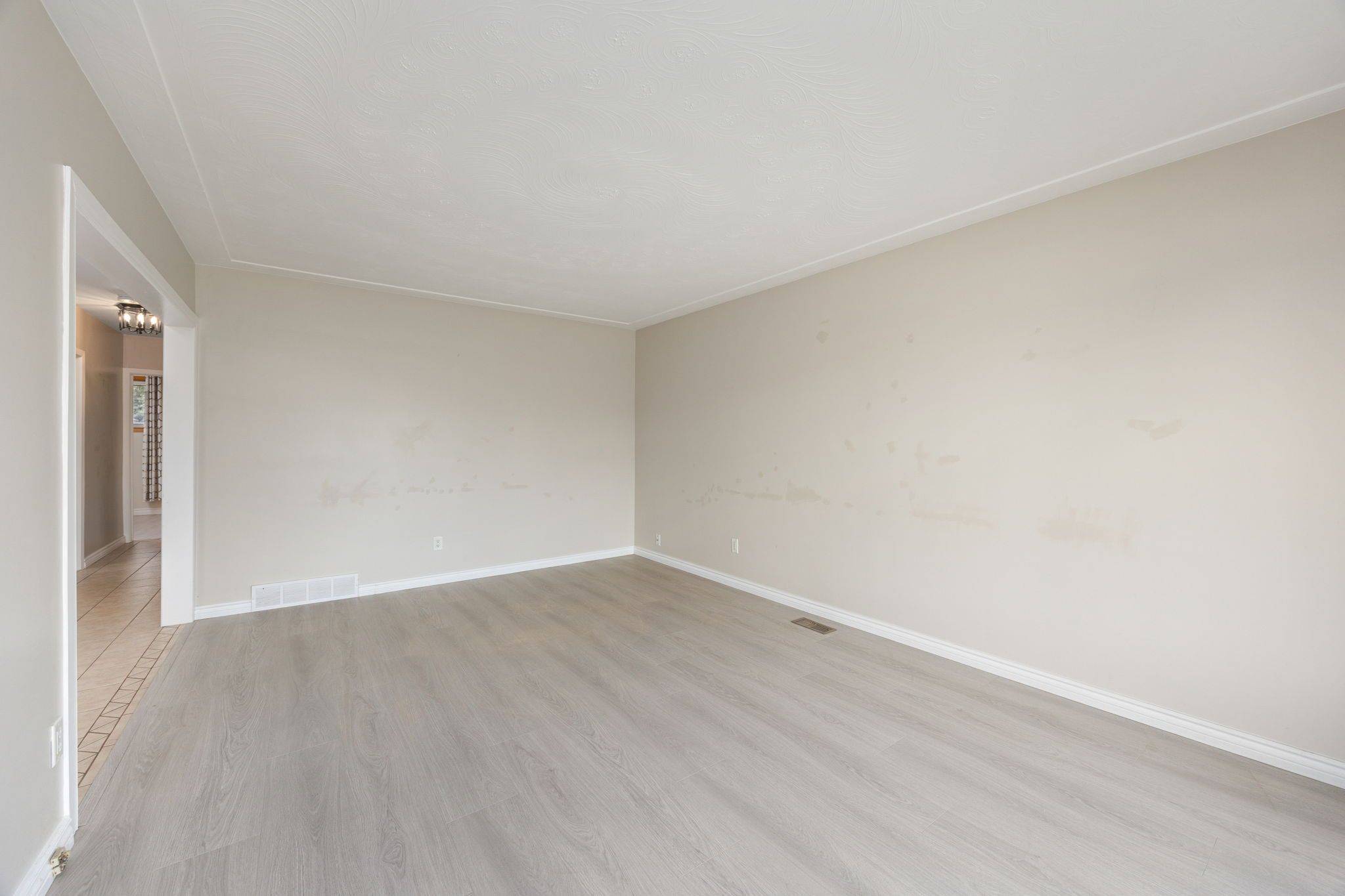 Hamilton, ON L8G 2H7,60 CHAMPLAIN AVE #Main Floor