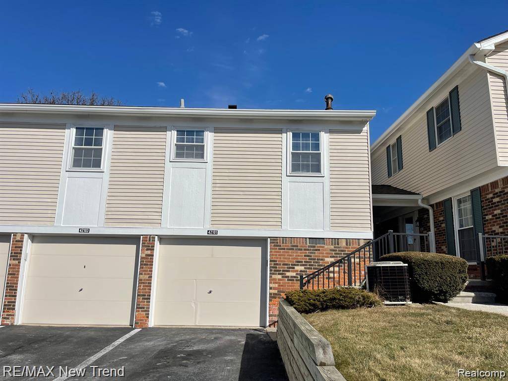 Northville, MI 48167,42101 ROSCOMMON ST