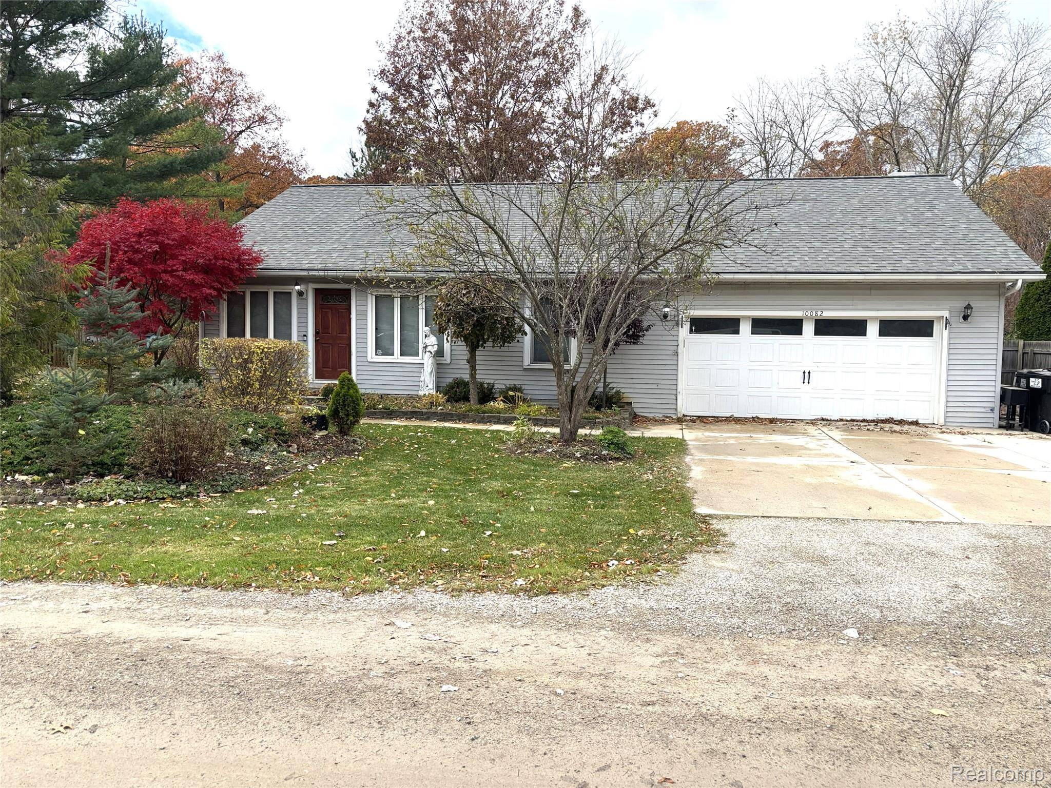 Pinckney, MI 48169,10082 BEECHWOOD DR