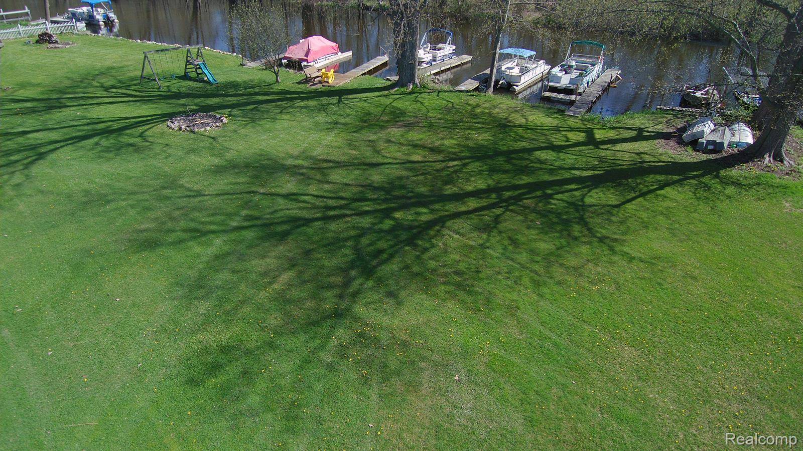 Pinckney, MI 48169,10082 BEECHWOOD DR