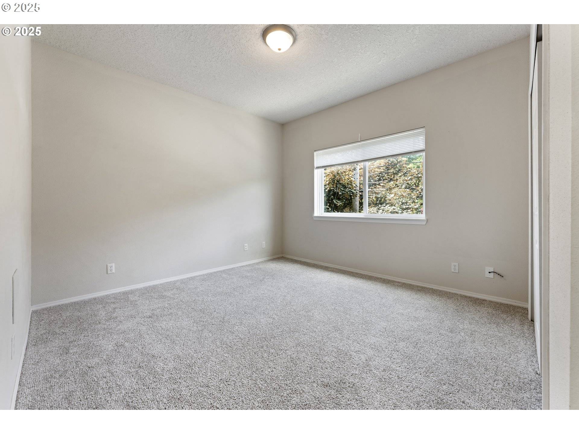 Portland, OR 97239,4320 S CORBETT AVE #202