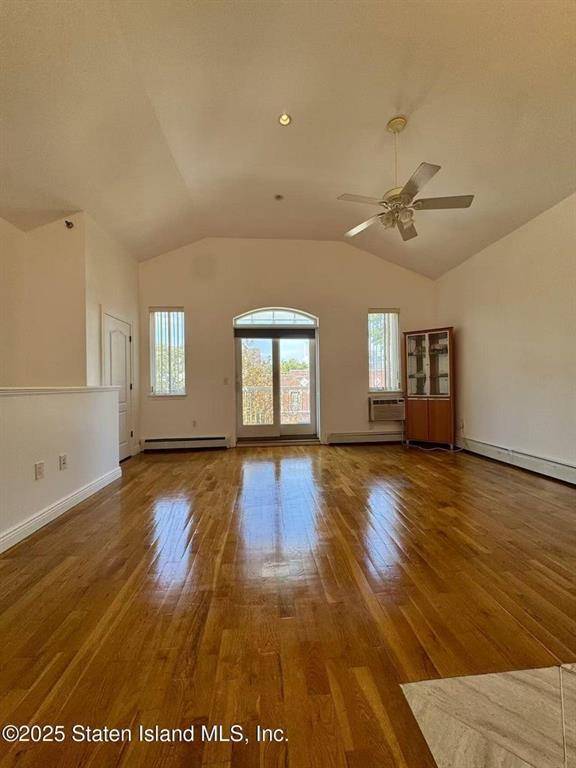 Brooklyn, NY 11214,207 Bay 31st ST #3