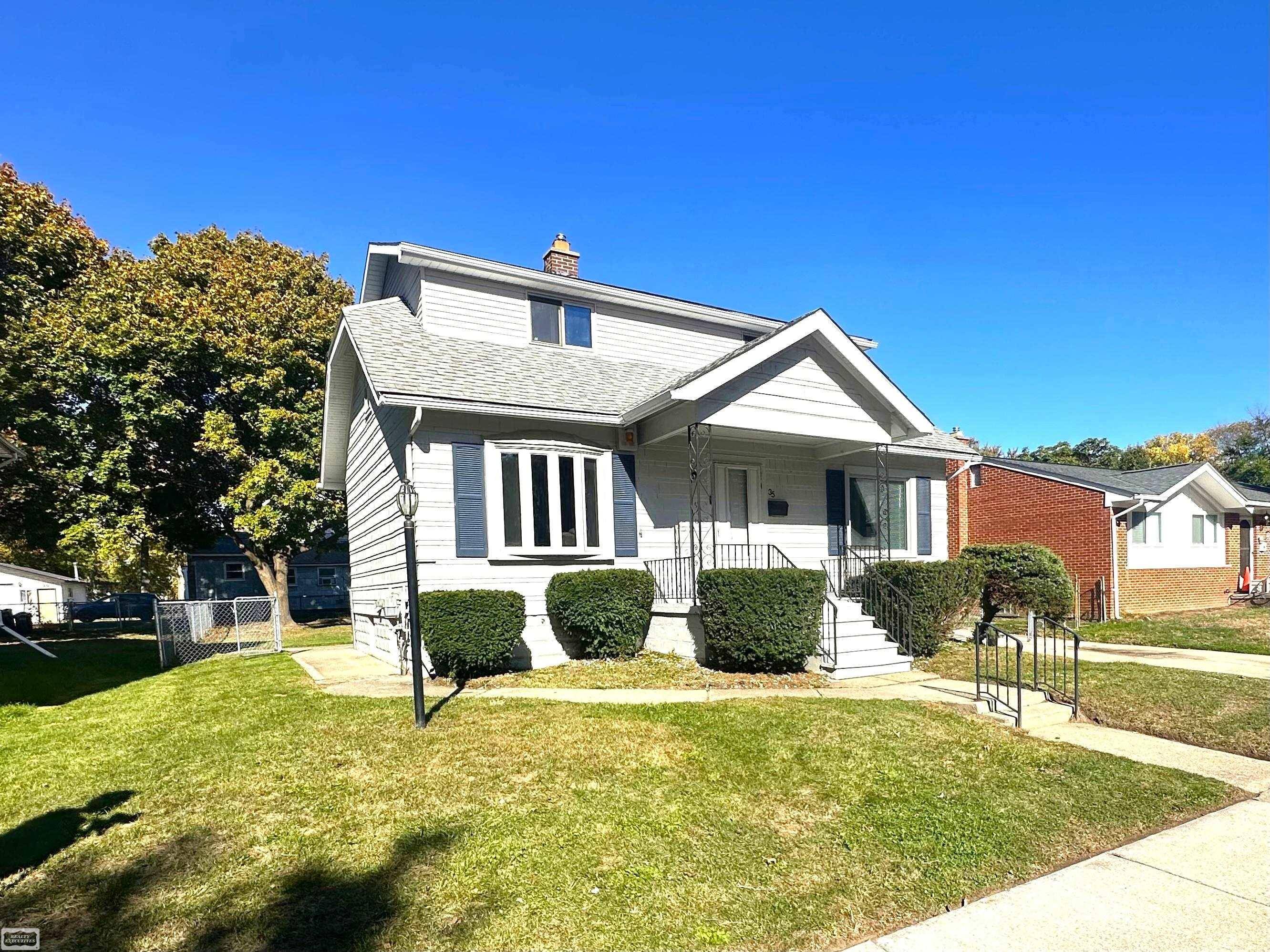 Mount Clemens, MI 48043,35 Michigan ST