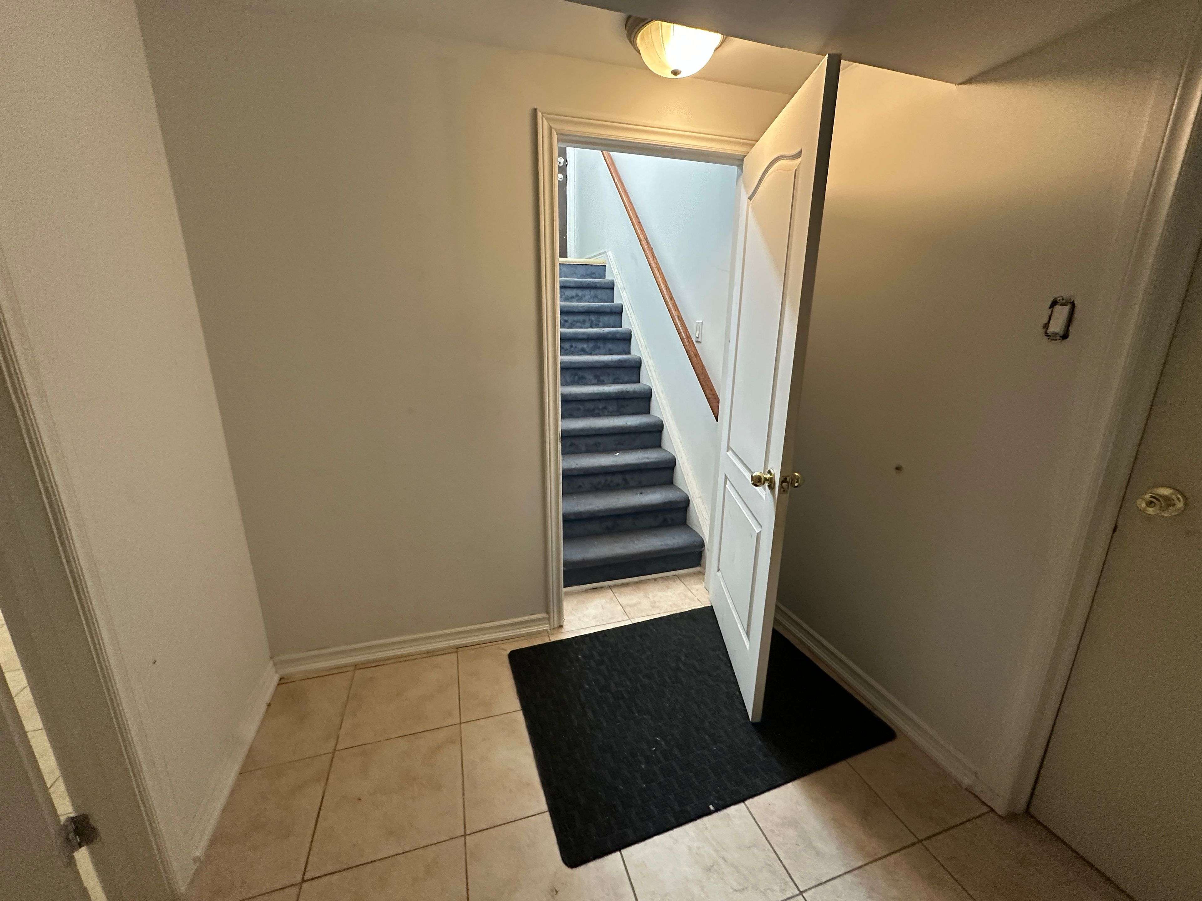 Toronto E10, ON M1C 1P3,9 Valmount AVE