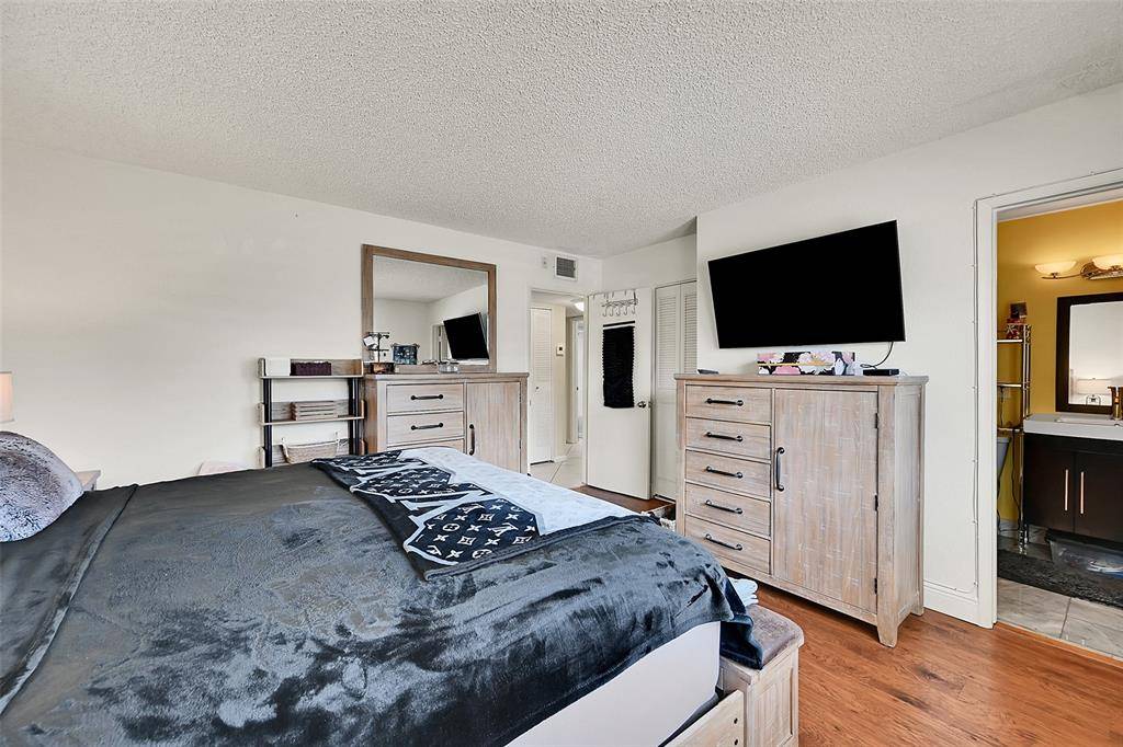 Deerfield Beach, FL 33441,760 SE 2nd Avenue #H105