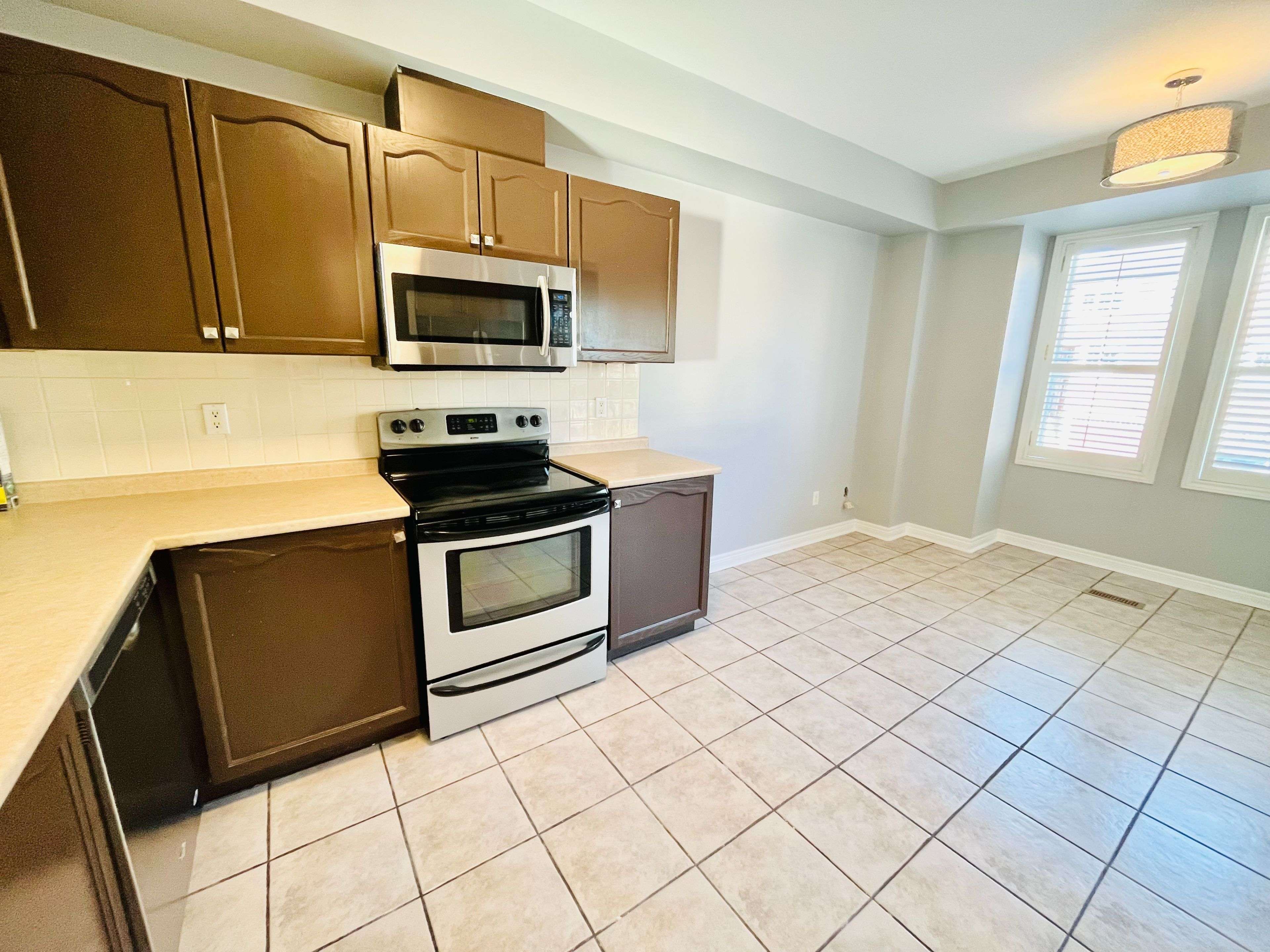 Markham, ON L3T 7T5,179 Leitchcroft CRES