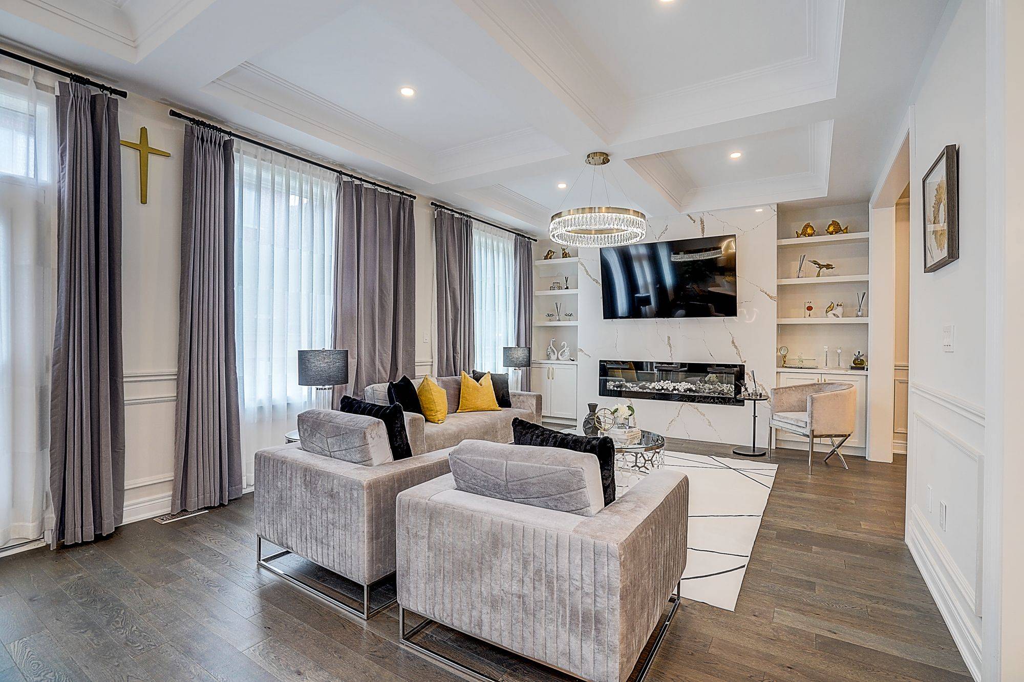 Richmond Hill, ON L4C 4Y4,48 Red Giant ST W