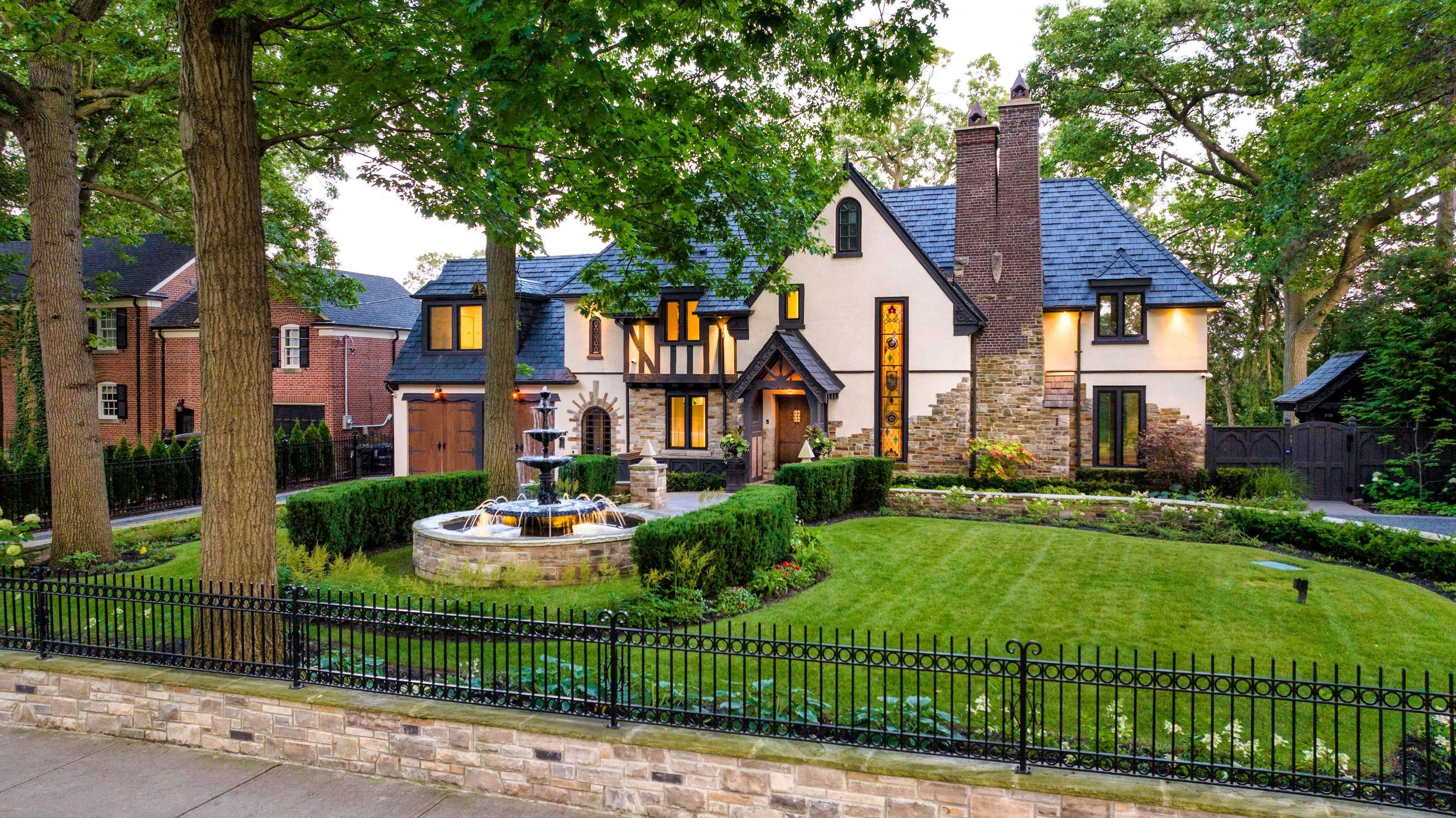 Toronto W02, ON M6S 2B7,57 Baby Point CRES