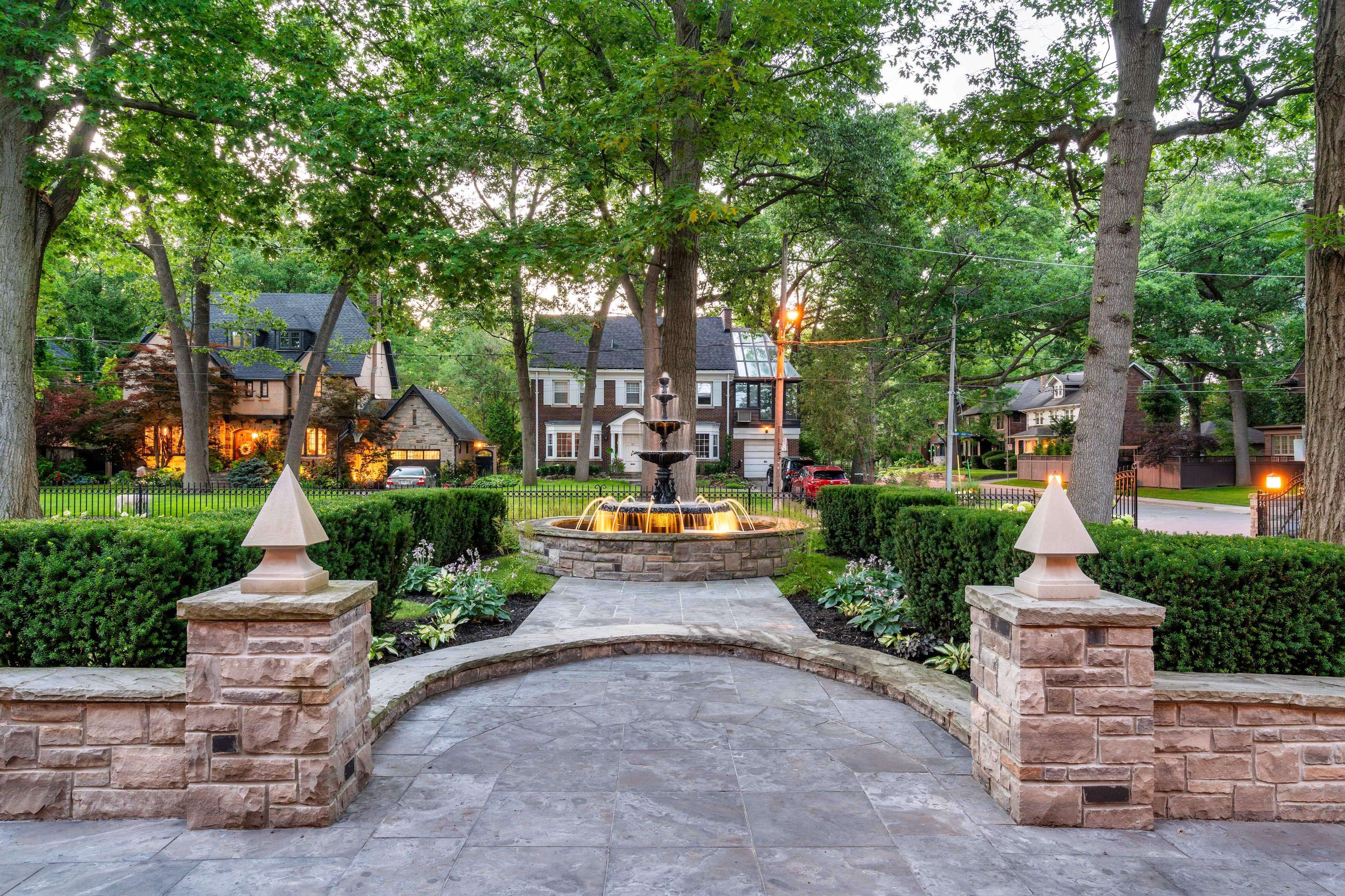 Toronto W02, ON M6S 2B7,57 Baby Point CRES