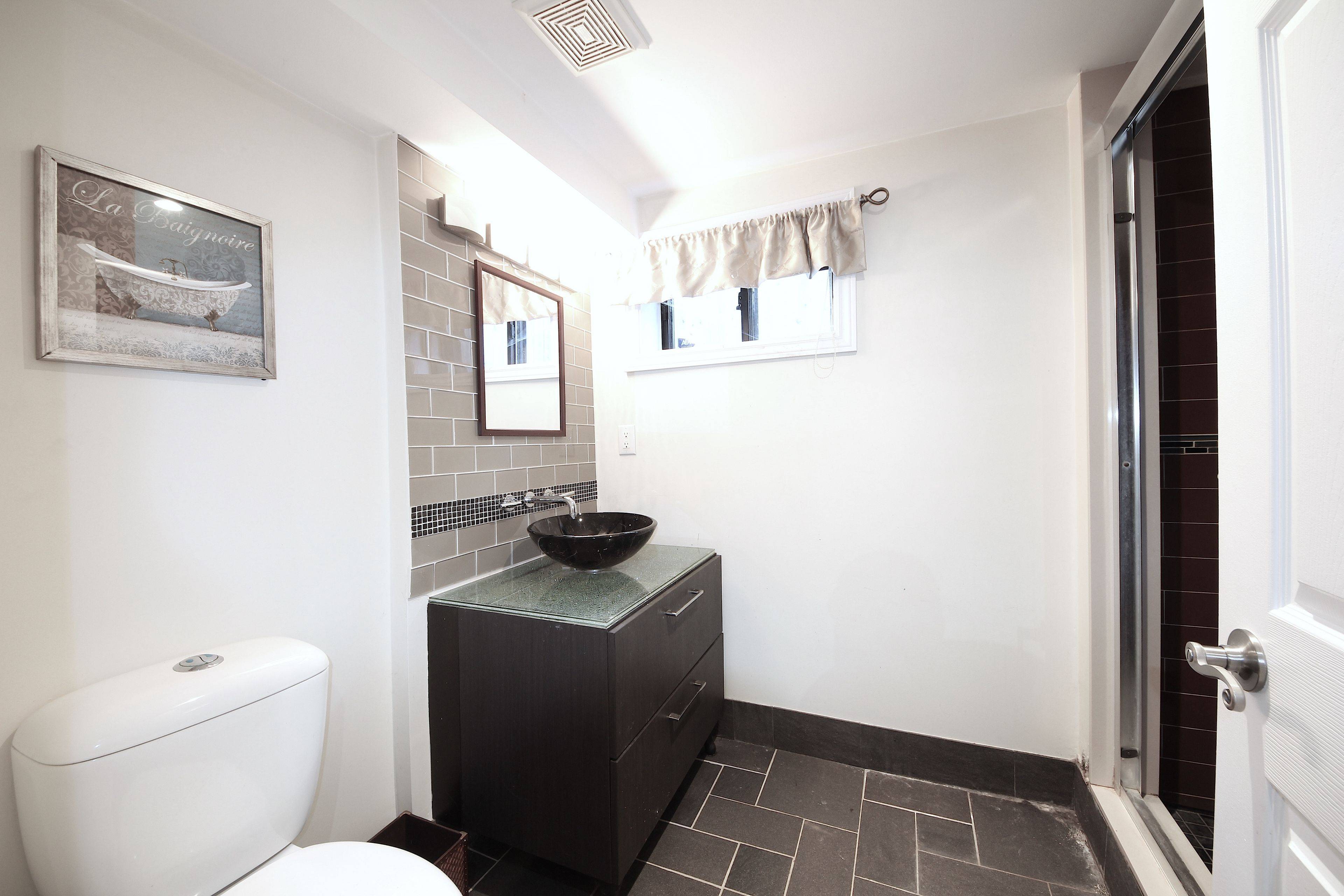 Toronto W10, ON M9W 2W3,19 Fallowfield RD #Lower