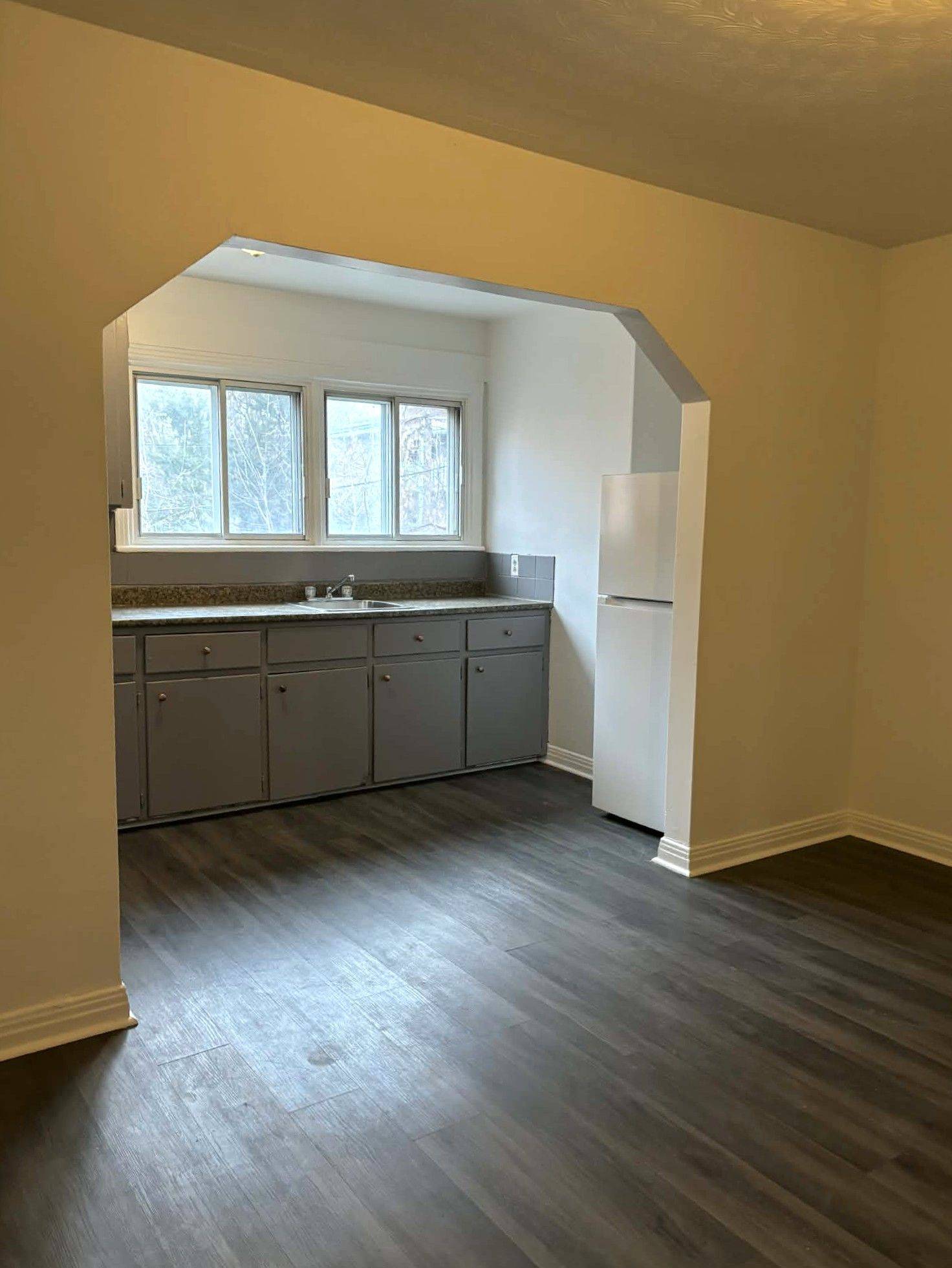 Vanier And Kingsview Park, ON K1L 7E1,187 Bradley AVE #3