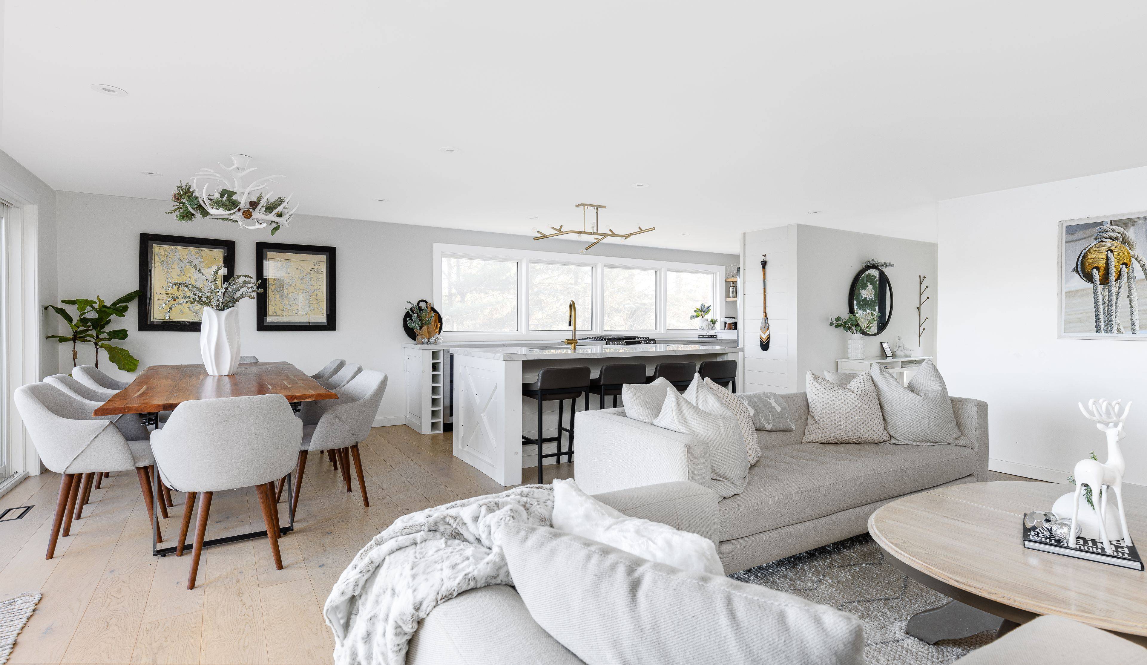 Muskoka Lakes, ON P0B 1J0,2872 Muskoka Road 118 N/A W