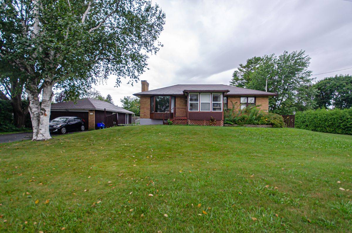 Meadowlands - Crestview And Area, ON K2G 1S2,20 Brook LN