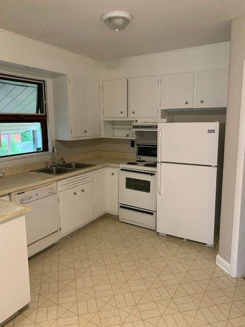 Meadowlands - Crestview And Area, ON K2G 1S2,20 Brook LN