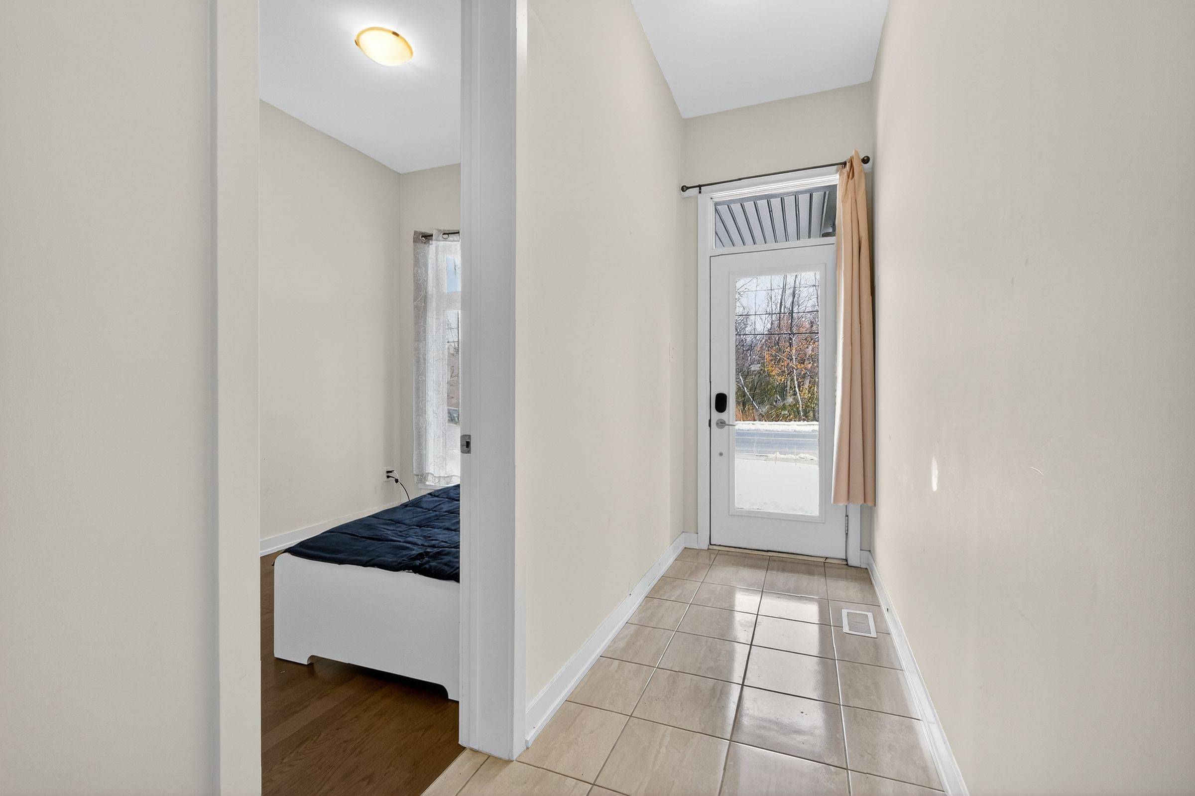 Orleans - Convent Glen And Area, ON K1W 0R8,6493 Renaud RD