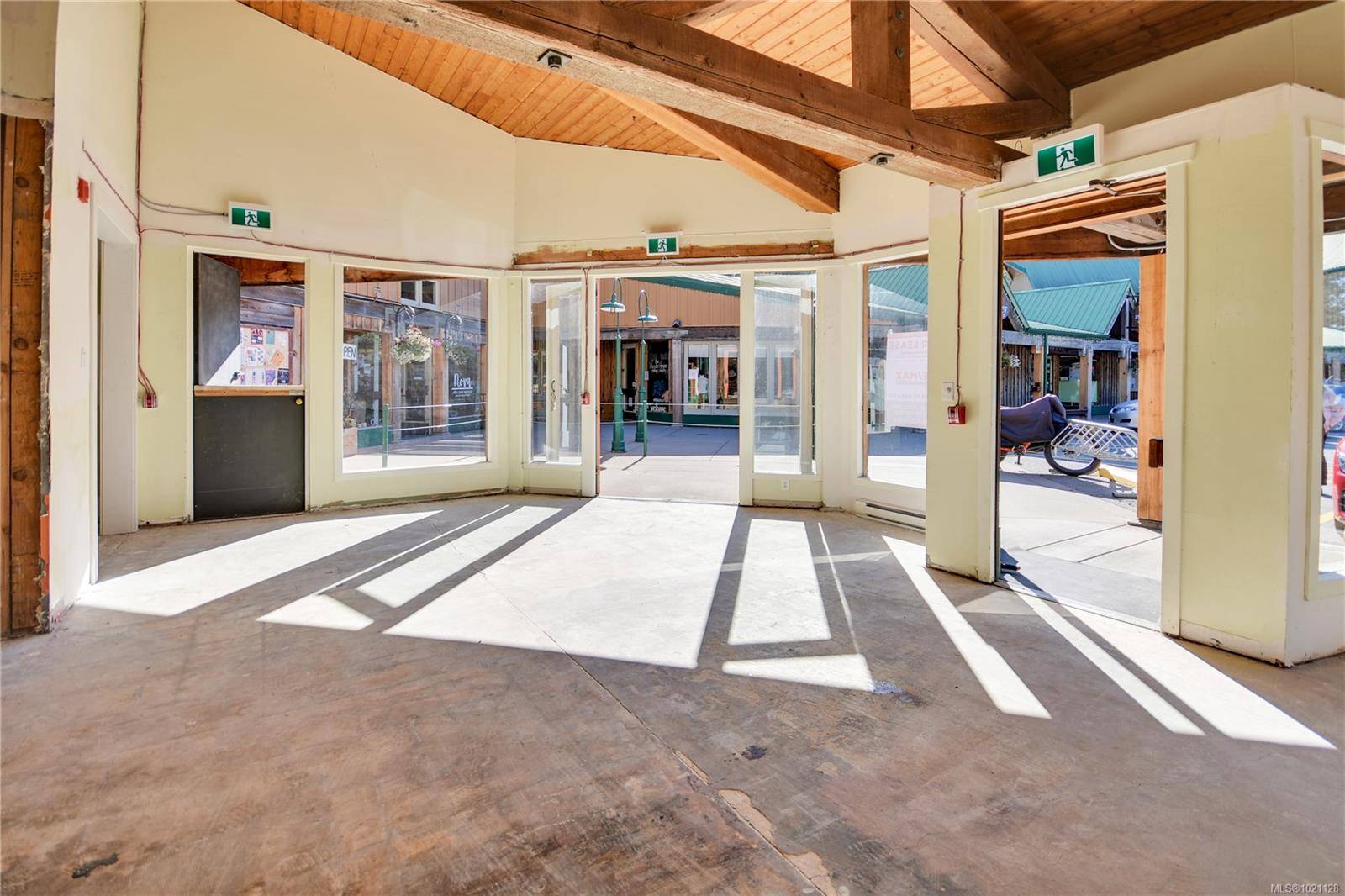 Gabriola Island, BC V0R 1X3,575 North Rd