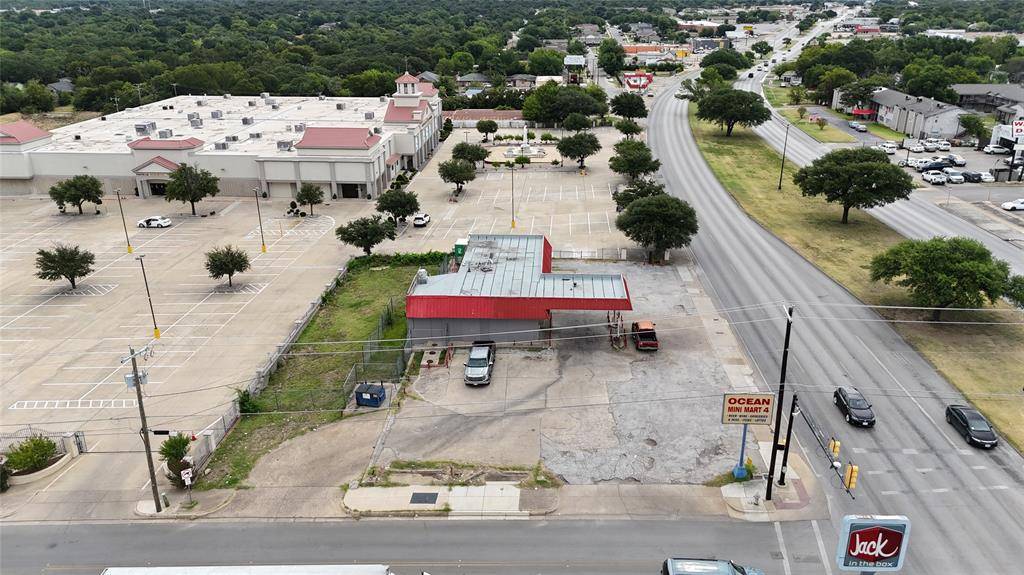 Fort Worth, TX 76112,5101 E Lancaster Avenue