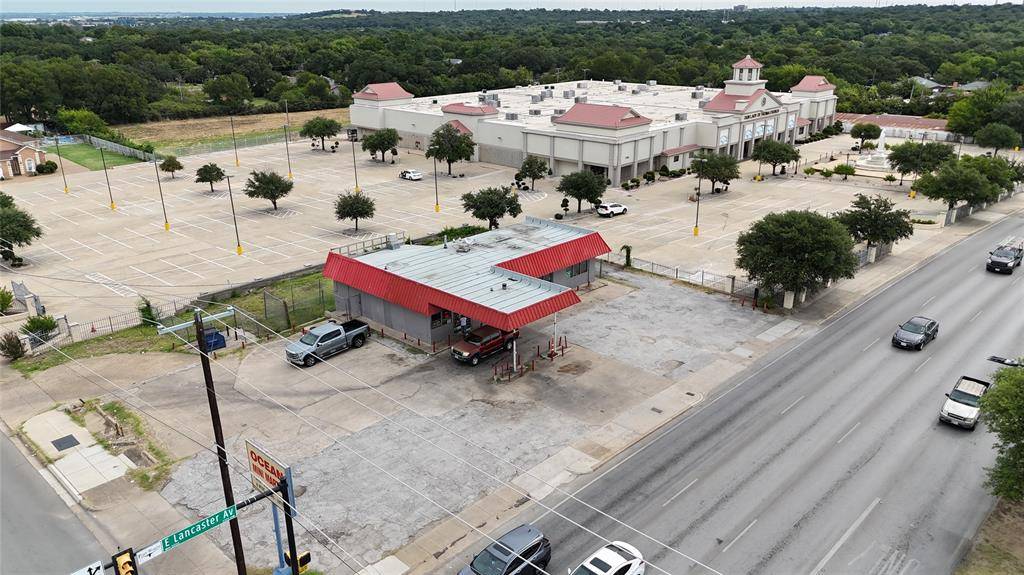 Fort Worth, TX 76112,5101 E Lancaster Avenue