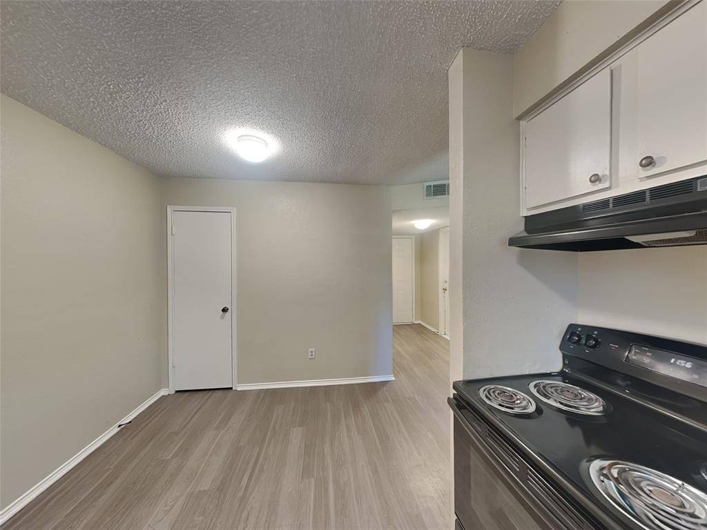 Burleson, TX 76028,852 Summercrest Boulevard #B