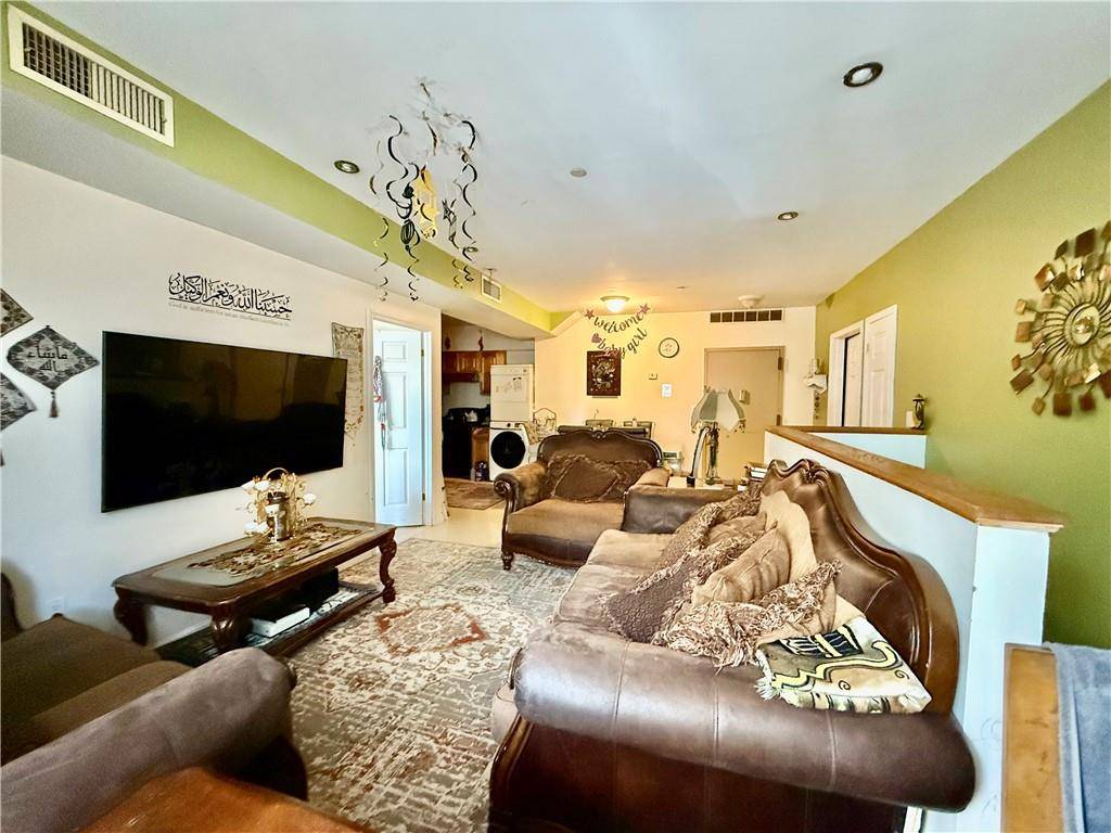 Brooklyn, NY 11204,157 Avenue P #2A