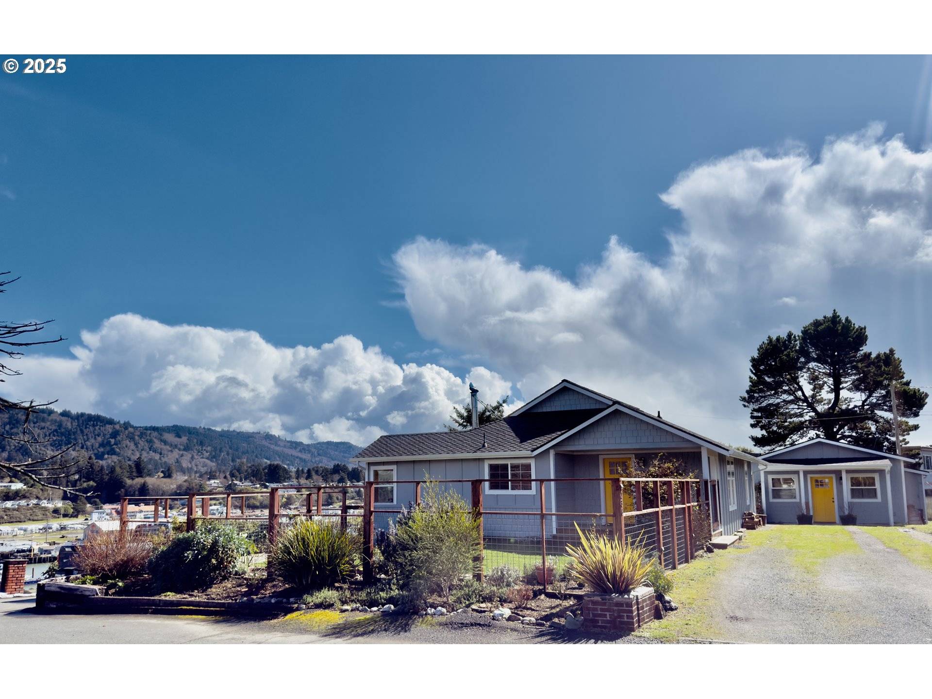 Brookings, OR 97415,236 FOUNTAIN CT